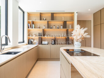 Villa Monteros - Modern Beachside Villa in Marbella East