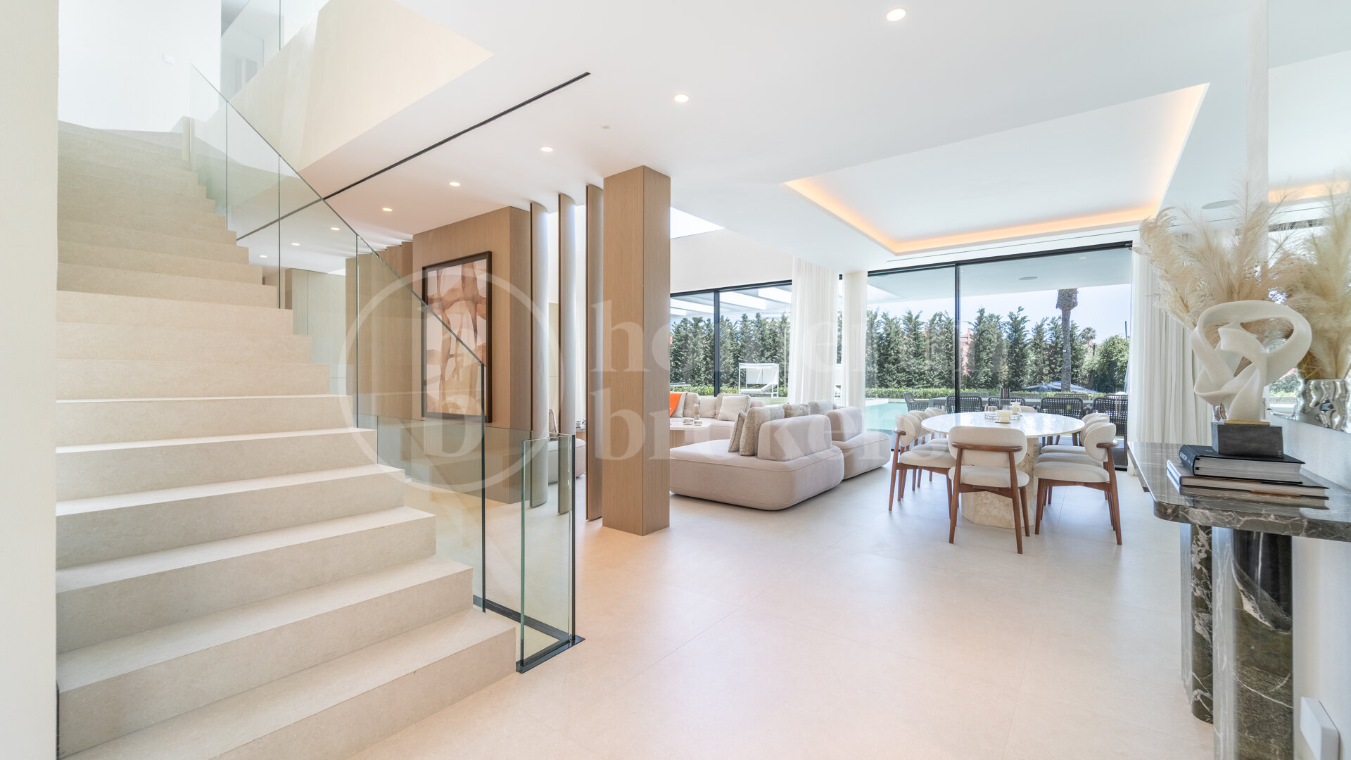 Villa Monteros - Modern Beachside Villa in Marbella East