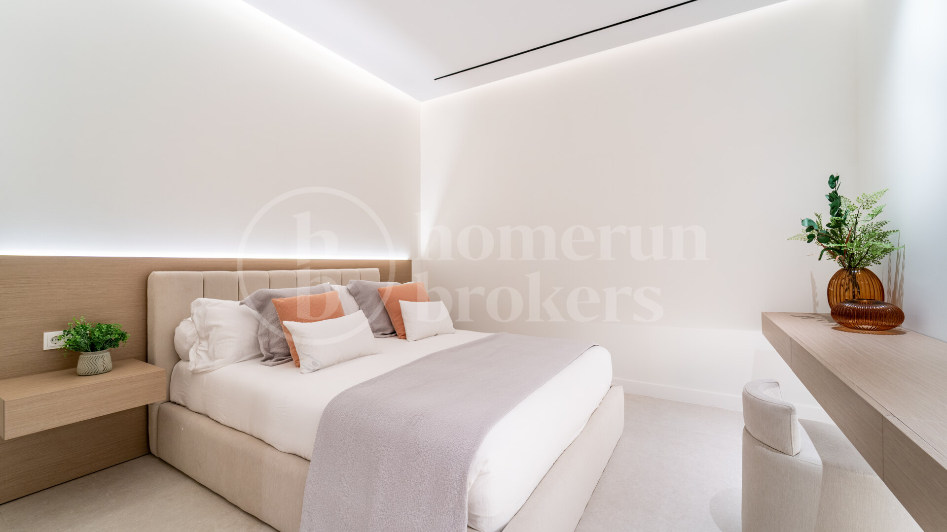 Villa Monteros - Modern Beachside Villa in Marbella East
