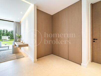 Villa Monteros - Modern strandnära villa i Marbella East