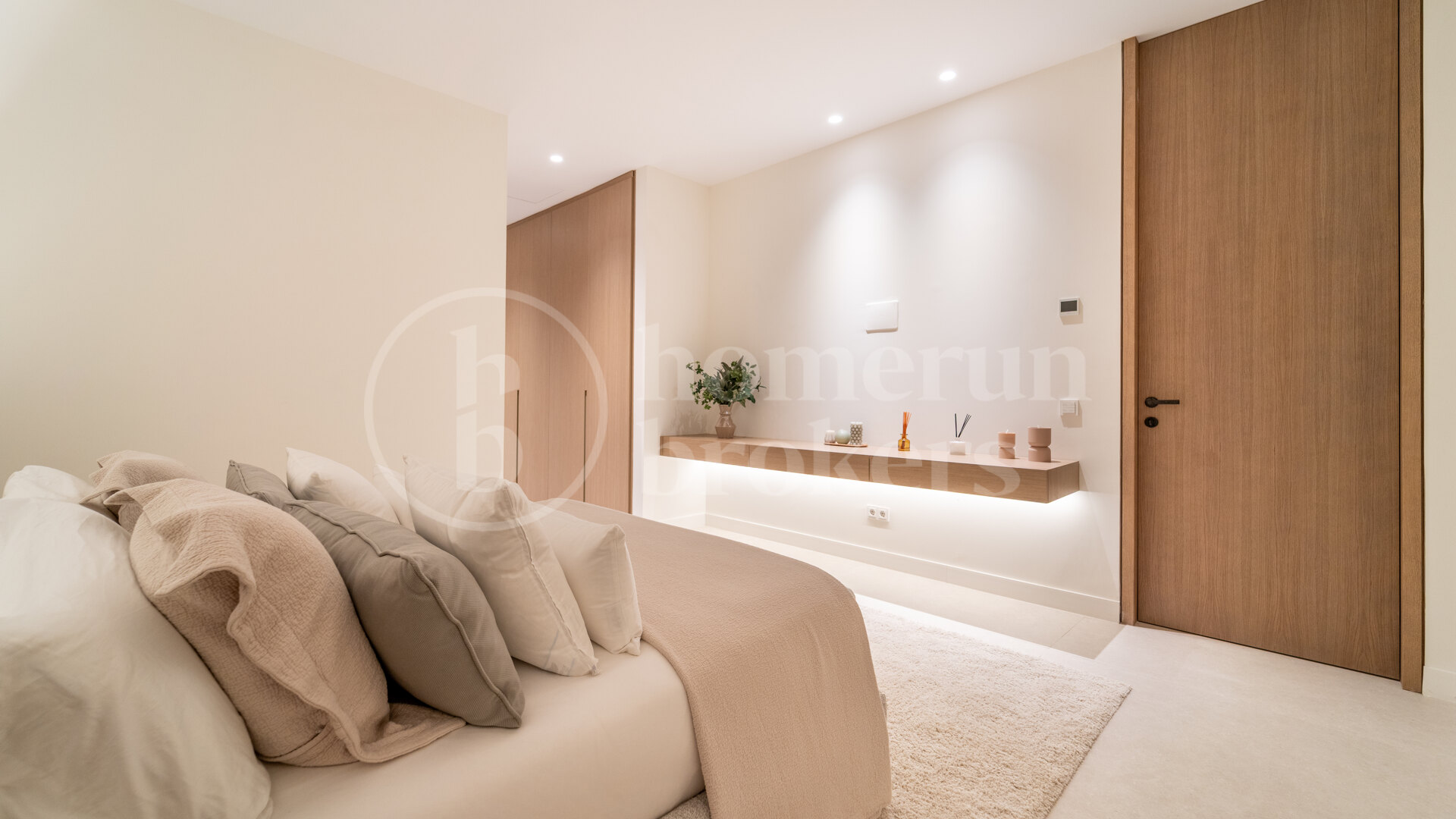 Villa Monteros - Modern Beachside Villa in Marbella East