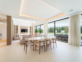Villa Monteros - Modern Beachside Villa in Marbella East