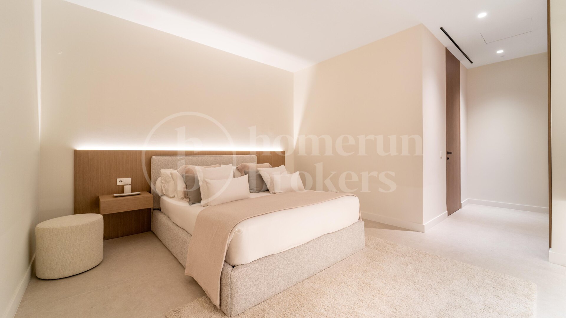 Villa Monteros - Modern Beachside Villa in Marbella East
