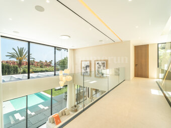Villa Monteros - Modern Beachside Villa in Marbella East