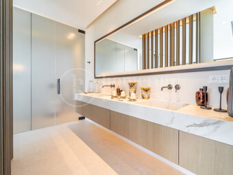 Villa Monteros - Modern Beachside Villa in Marbella East