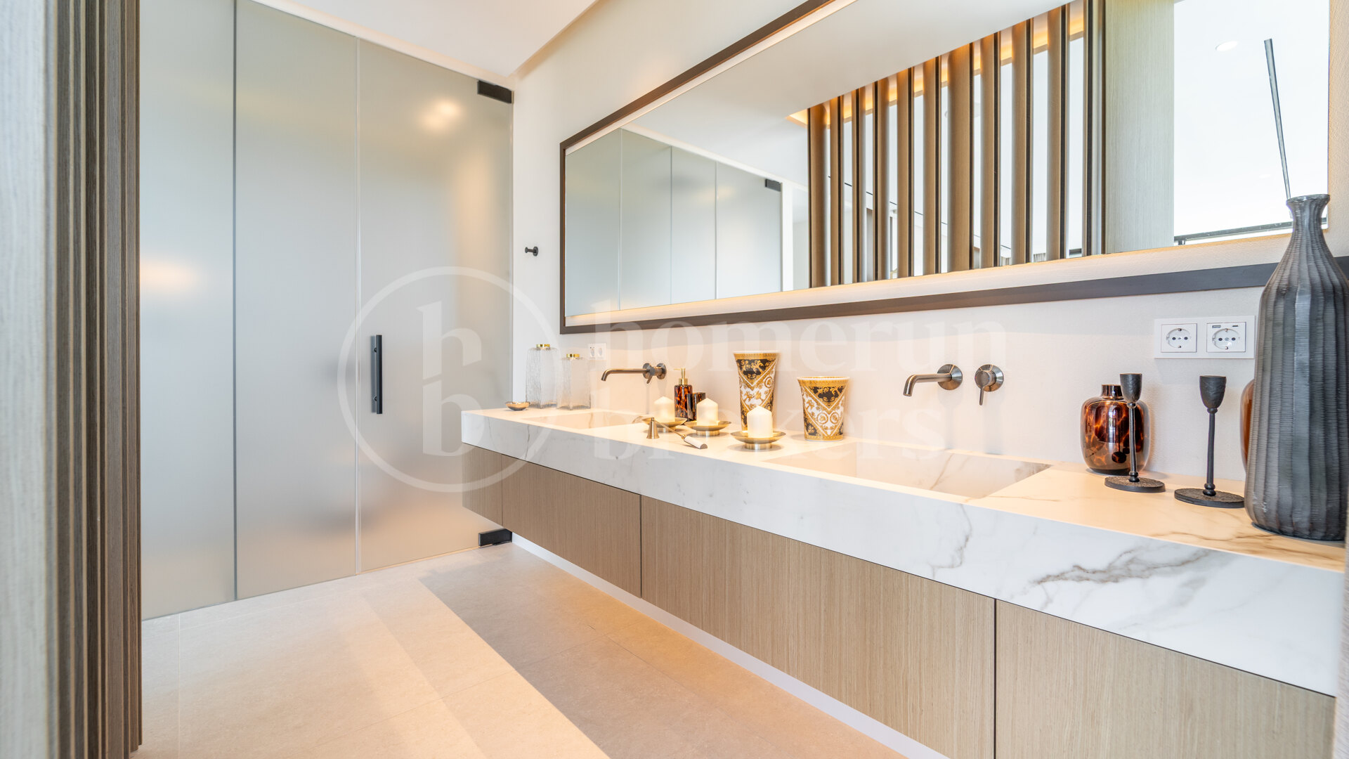 Villa Monteros - Modern Beachside Villa in Marbella East