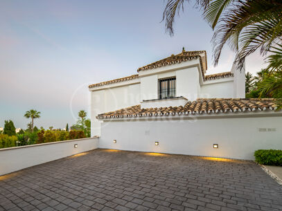 Villa Hill Club – Contemporary Villa In Los Naranjos Nueva Andalucia