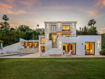 Villa Hill Club – Contemporary Villa In Los Naranjos Nueva Andalucia