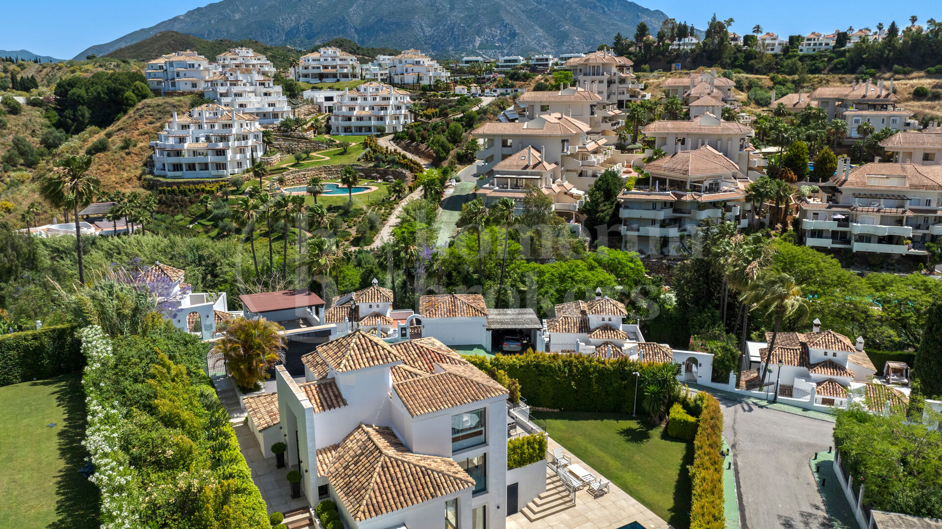 Villa Hill Club – Contemporary Villa In Los Naranjos Nueva Andalucia