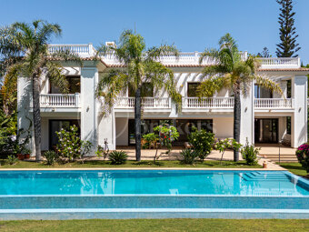 Maison Belle Mer – Luxury Beachside Villa in Casasola
