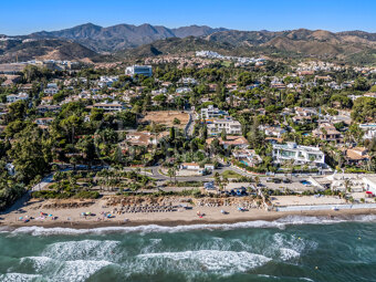 Casa del Mar – Beachside Villa in Marbella East