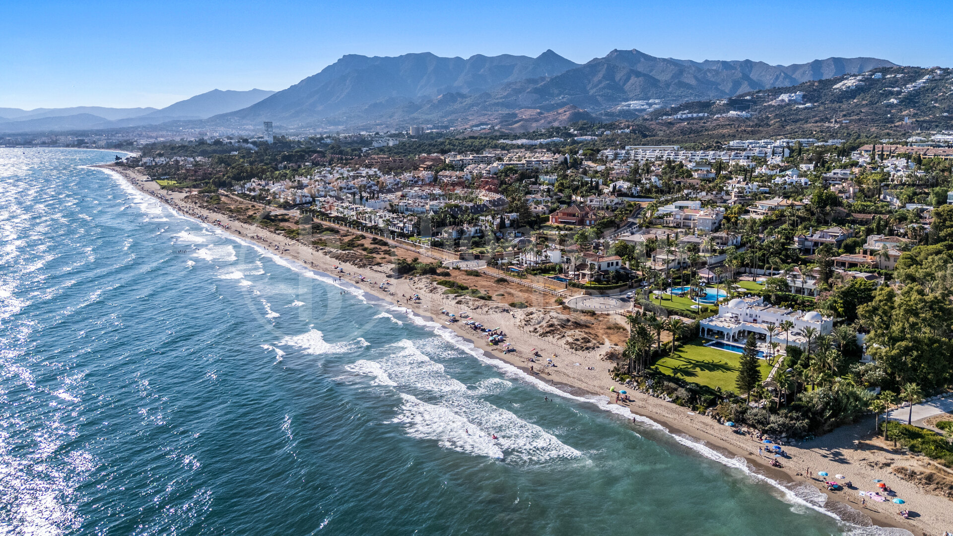 Casa del Mar – Beachside Villa in Marbella East