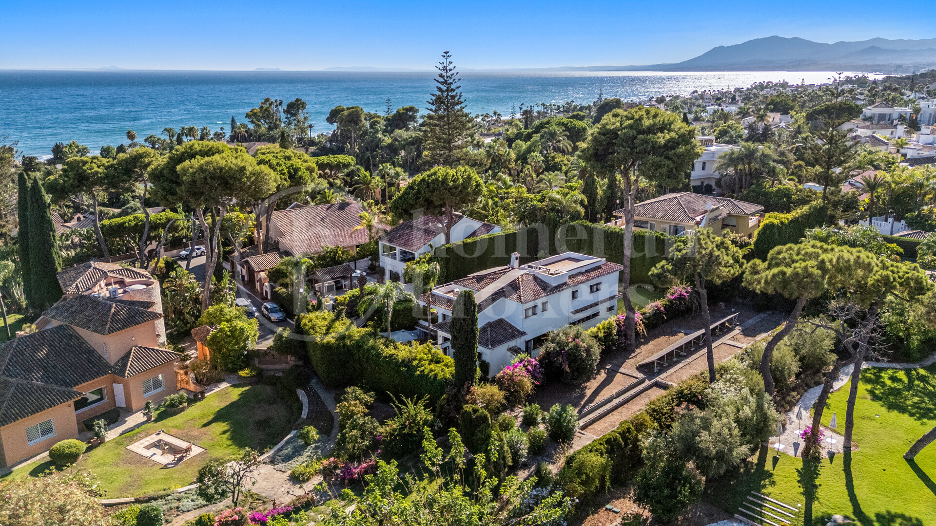 Casa del Mar – Beachside Villa in Marbella East