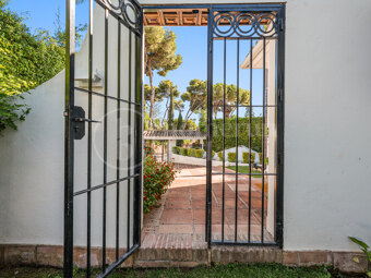 Casa del Mar – Beachside Villa in Marbella East