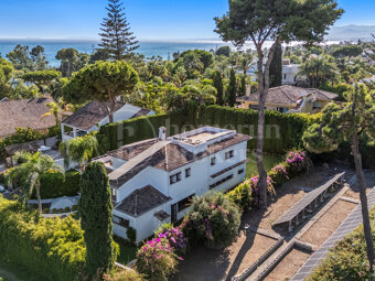Casa del Mar – Beachside Villa in Marbella East
