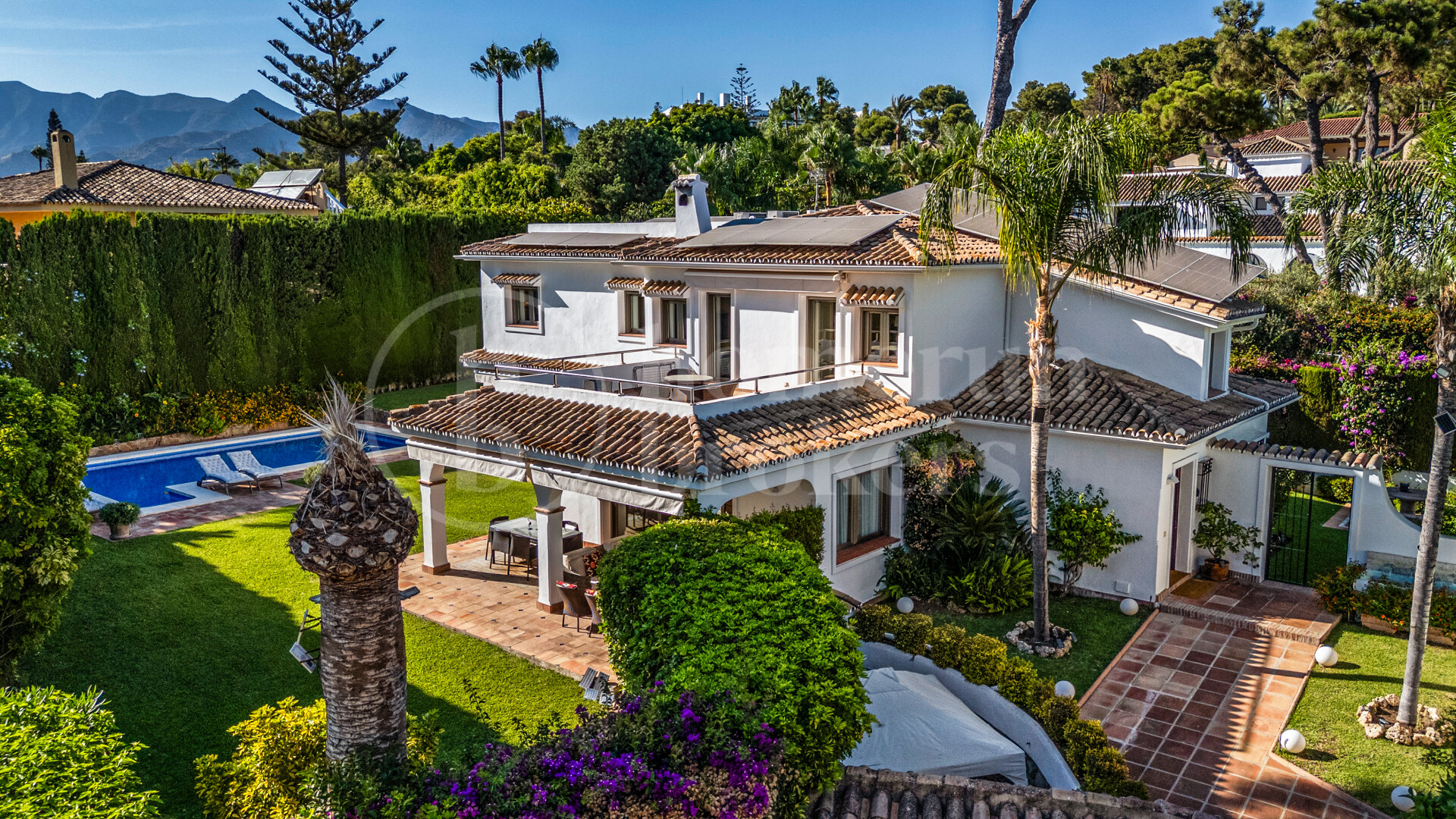 Casa del Mar – Beachside Villa in Marbella East
