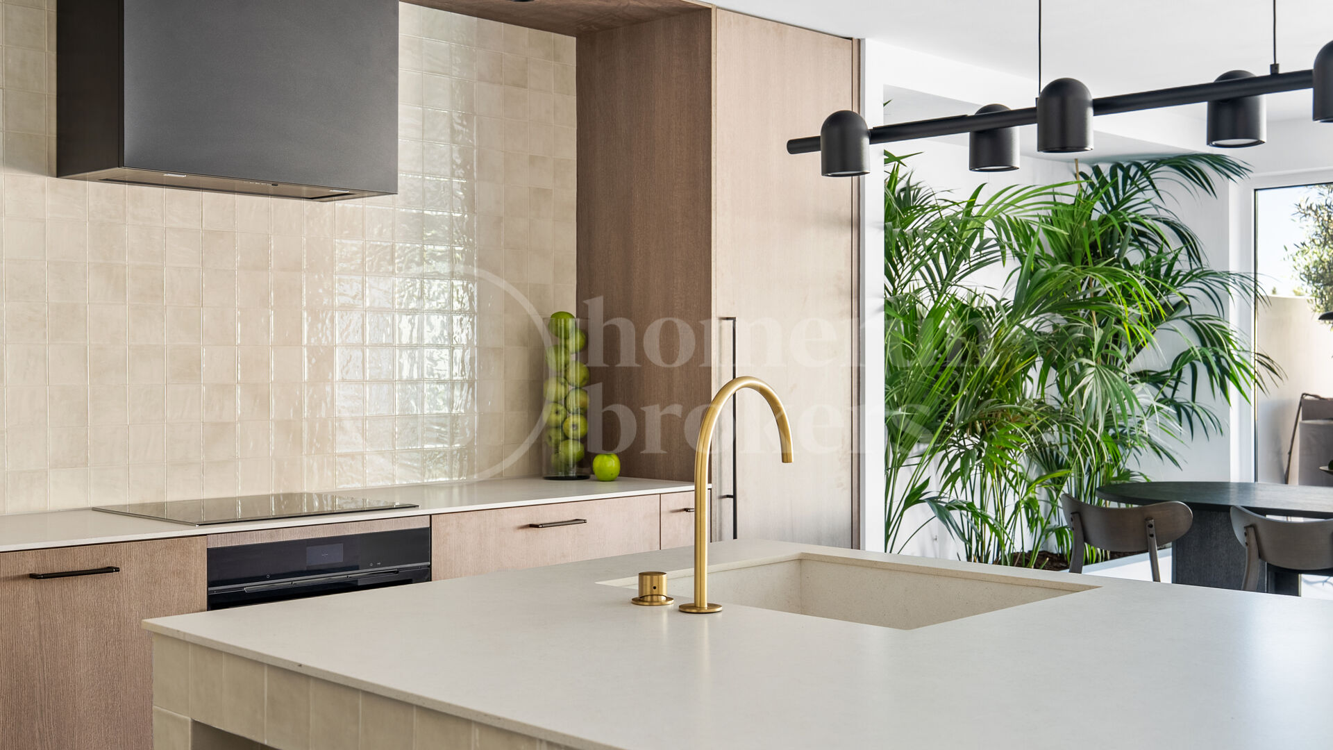 Casa Zia – Modern Townhouse for Sale in Nueva Andalucía