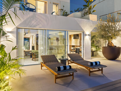 Casa Zia – Modern Townhouse for Sale in Nueva Andalucía