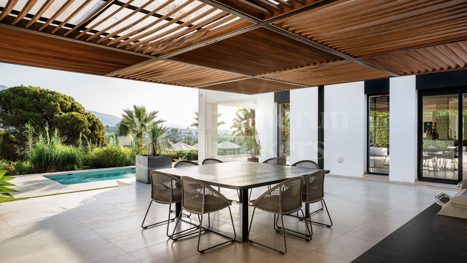 Villa Milano - Modern Villa med 5 Sovrum och Utsikt över La Concha i Nueva Andalucía
