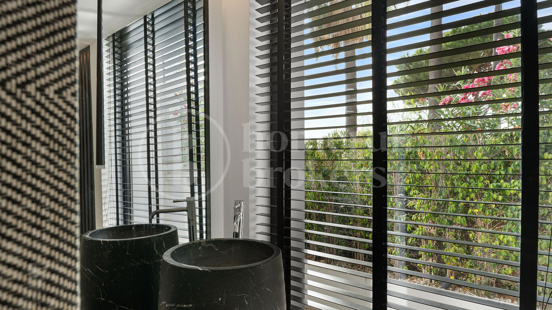 Villa Milano - Modern Villa med 5 Sovrum och Utsikt över La Concha i Nueva Andalucía