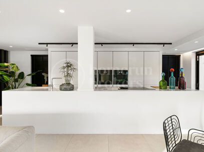 Villa Milano - Modern Villa med 5 Sovrum och Utsikt över La Concha i Nueva Andalucía