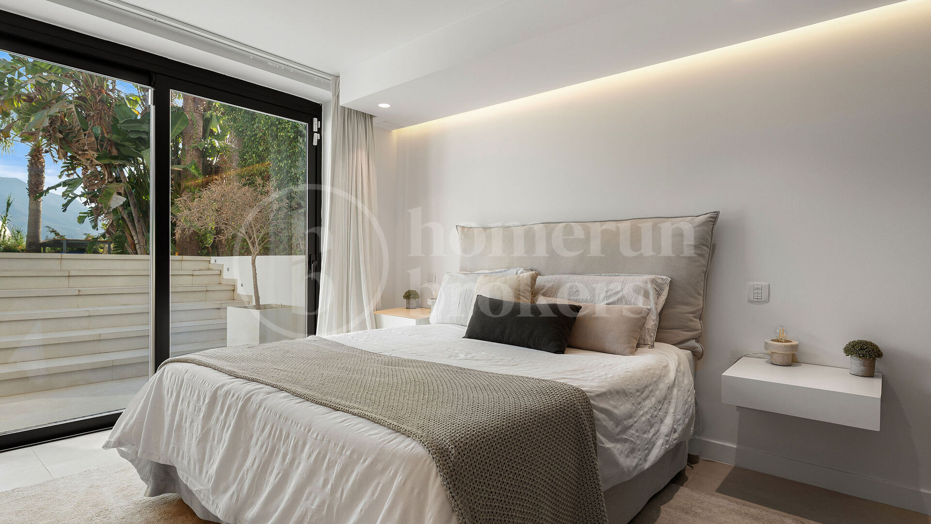 Villa Milano - Modern Villa med 5 Sovrum och Utsikt över La Concha i Nueva Andalucía