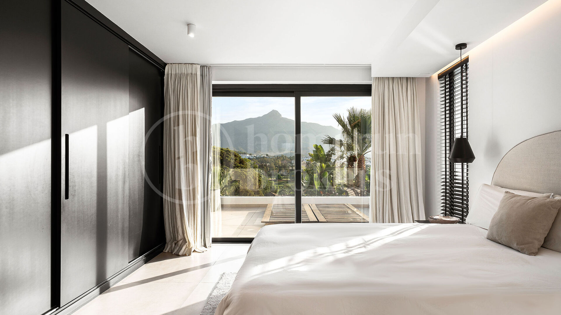 Villa Milano - Modern Villa med 5 Sovrum och Utsikt över La Concha i Nueva Andalucía