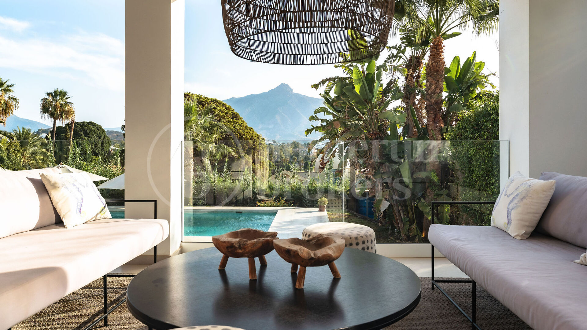 Villa Milano - Modern Villa med 5 Sovrum och Utsikt över La Concha i Nueva Andalucía