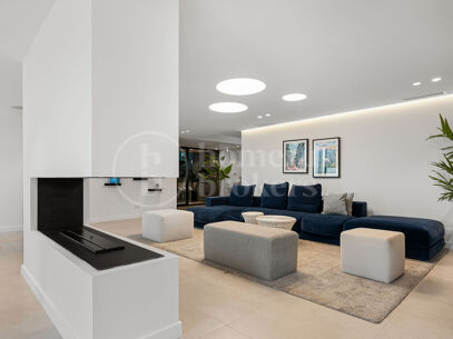 Villa Milano - Modern Villa med 5 Sovrum och Utsikt över La Concha i Nueva Andalucía