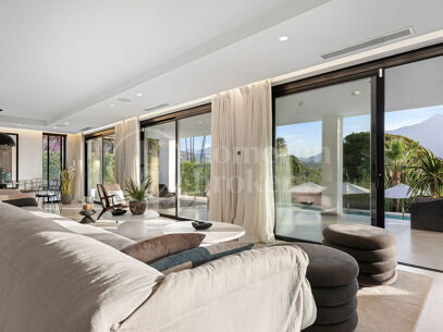 Villa Milano - Modern Villa med 5 Sovrum och Utsikt över La Concha i Nueva Andalucía