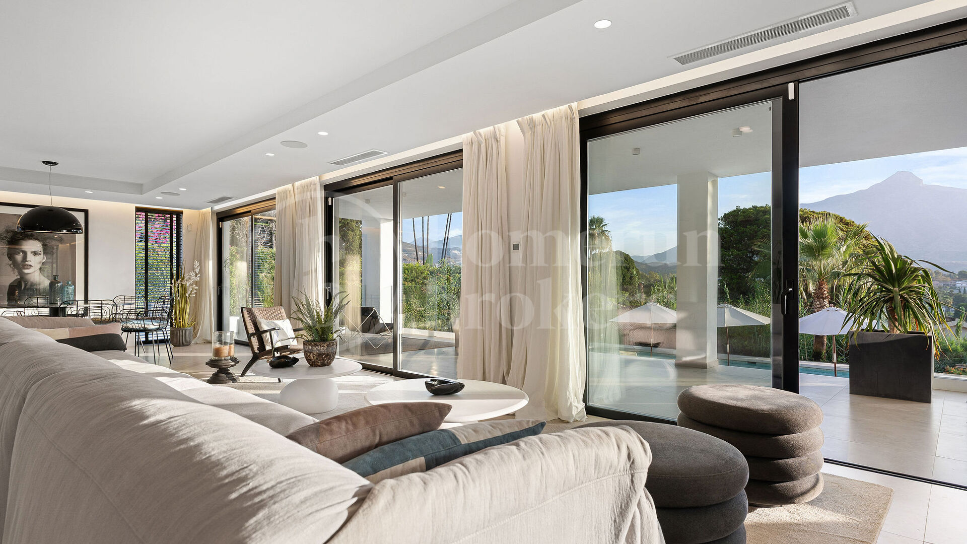 Villa Milano - Modern Villa med 5 Sovrum och Utsikt över La Concha i Nueva Andalucía