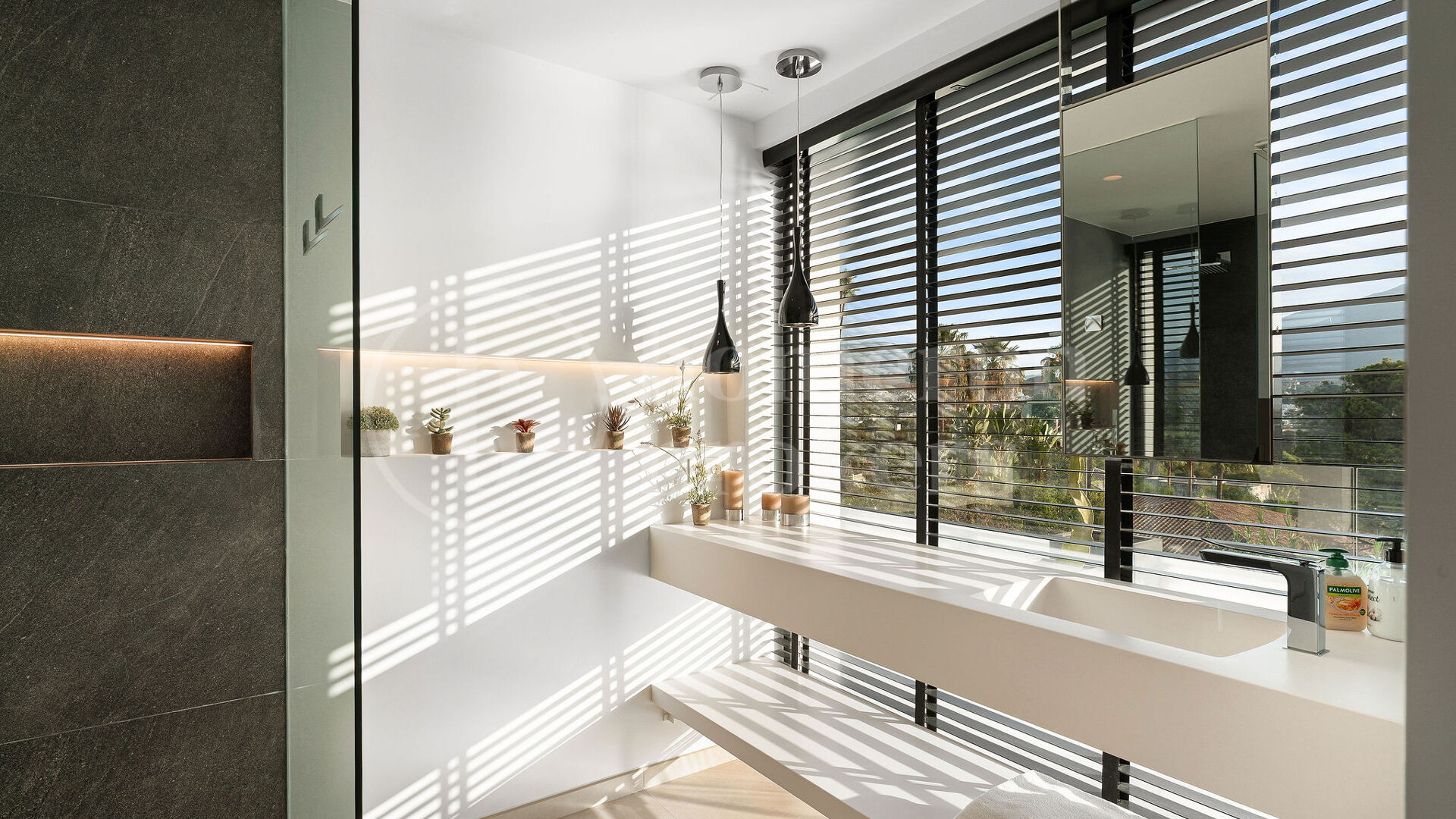 Villa Milano - Modern Villa med 5 Sovrum och Utsikt över La Concha i Nueva Andalucía