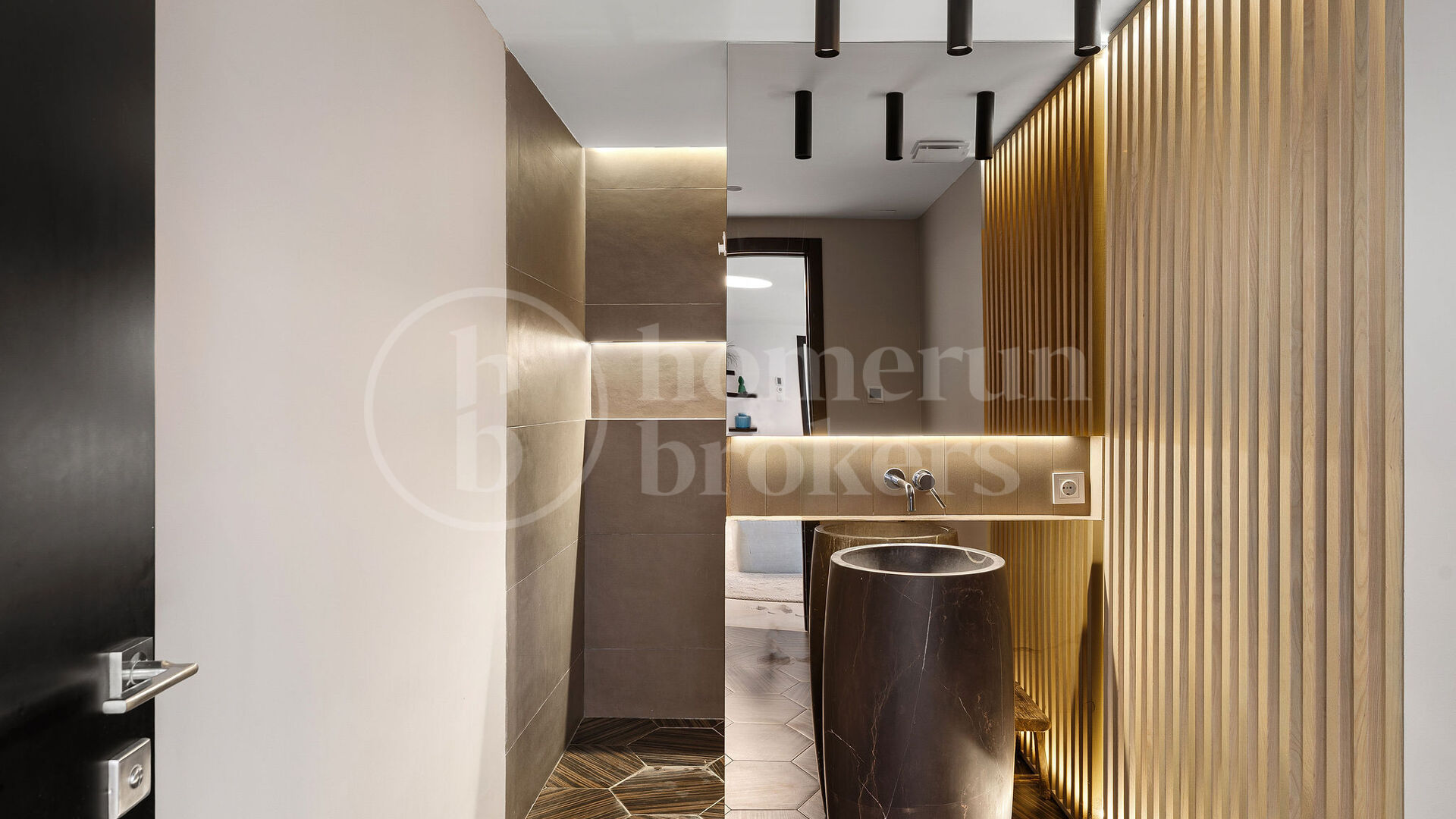 Villa Milano - Modern Villa med 5 Sovrum och Utsikt över La Concha i Nueva Andalucía