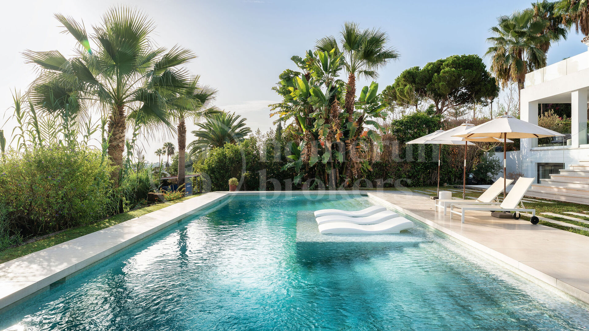 Villa Milano - Modern Villa med 5 Sovrum och Utsikt över La Concha i Nueva Andalucía