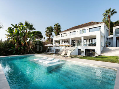 Villa Milano - Modern Villa med 5 Sovrum och Utsikt över La Concha i Nueva Andalucía