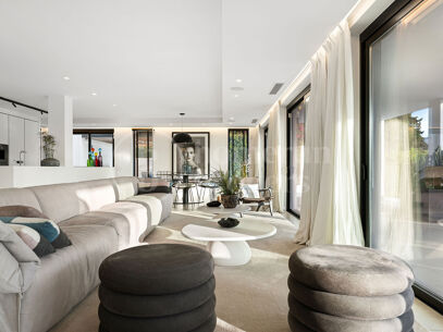 Villa Milano - Modern Villa med 5 Sovrum och Utsikt över La Concha i Nueva Andalucía