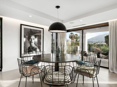 Villa Milano - Modern Villa med 5 Sovrum och Utsikt över La Concha i Nueva Andalucía