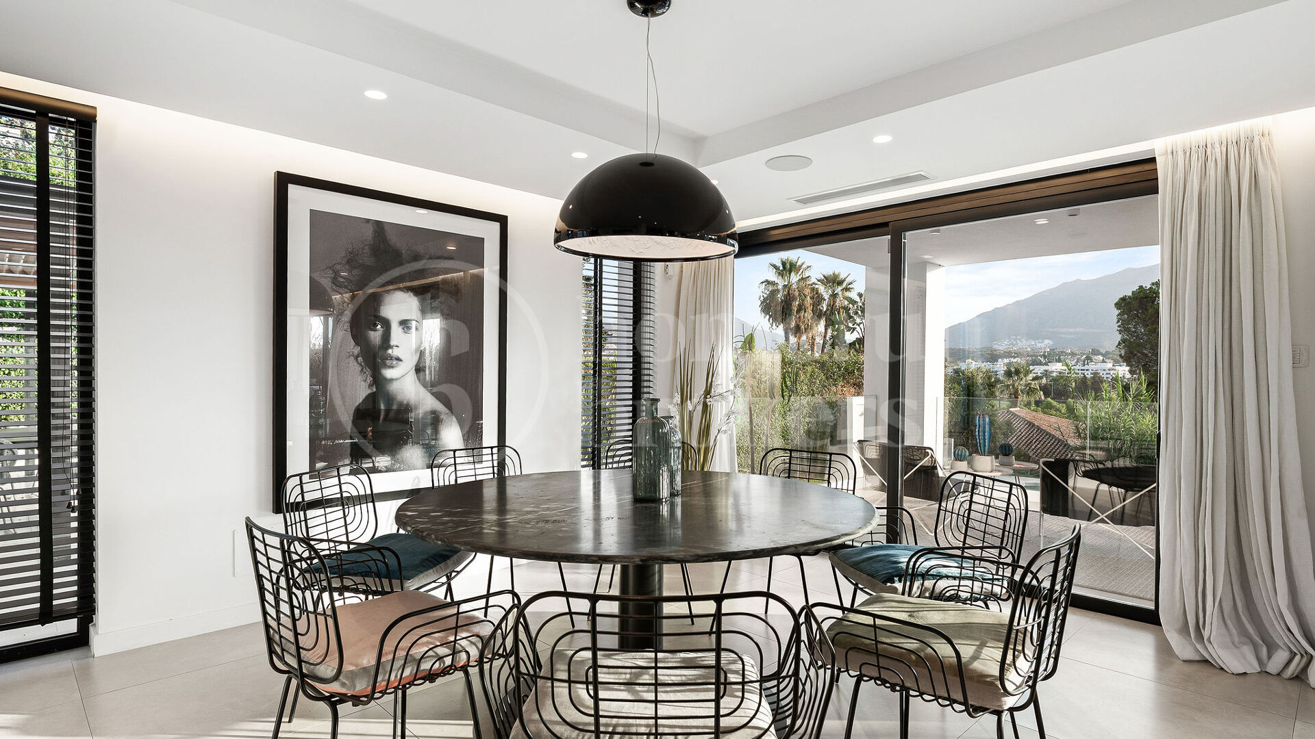 Villa Milano - Modern Villa med 5 Sovrum och Utsikt över La Concha i Nueva Andalucía