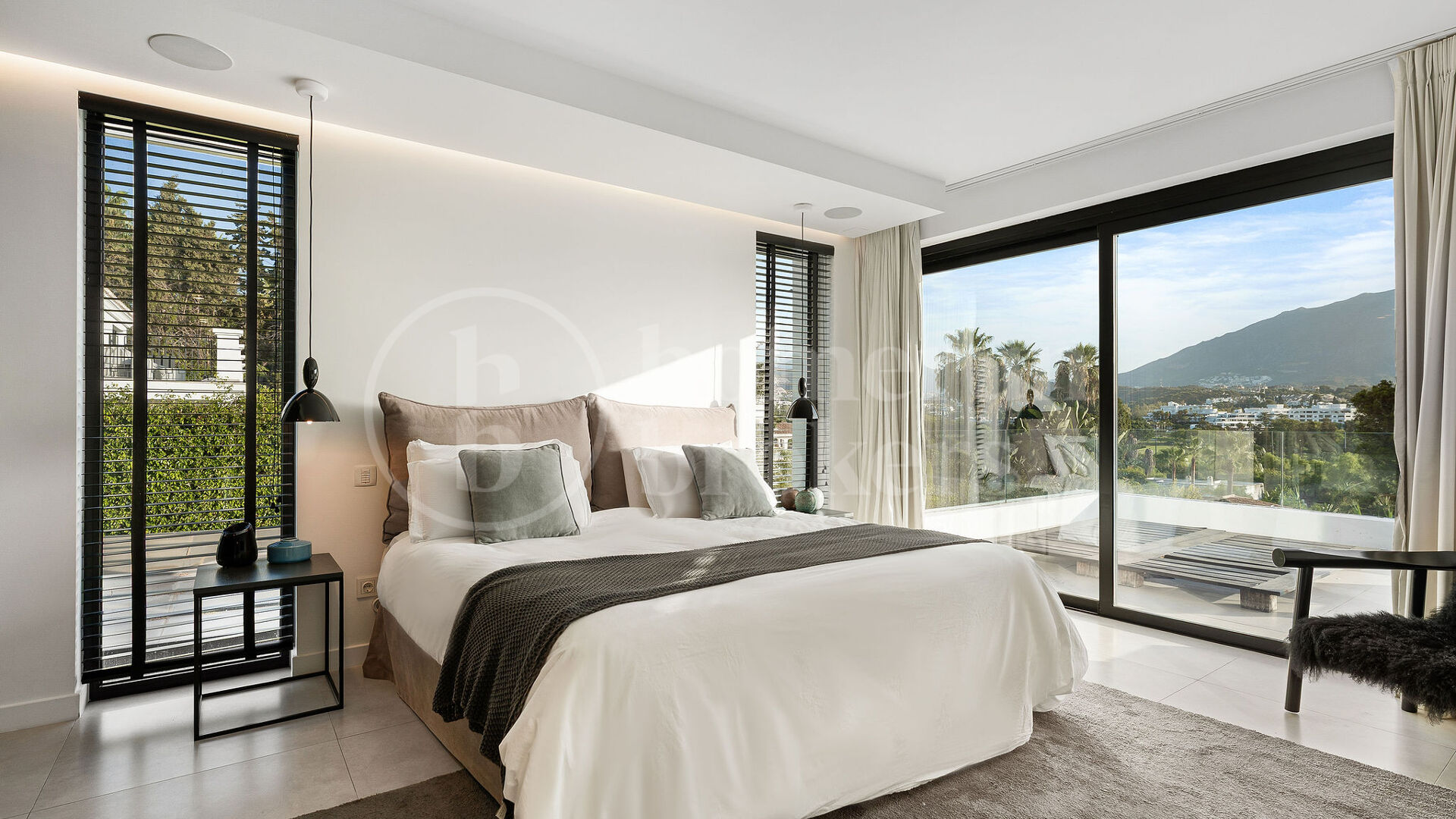 Villa Milano - Modern Villa med 5 Sovrum och Utsikt över La Concha i Nueva Andalucía