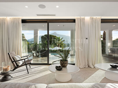 Villa Milano - Modern Villa med 5 Sovrum och Utsikt över La Concha i Nueva Andalucía