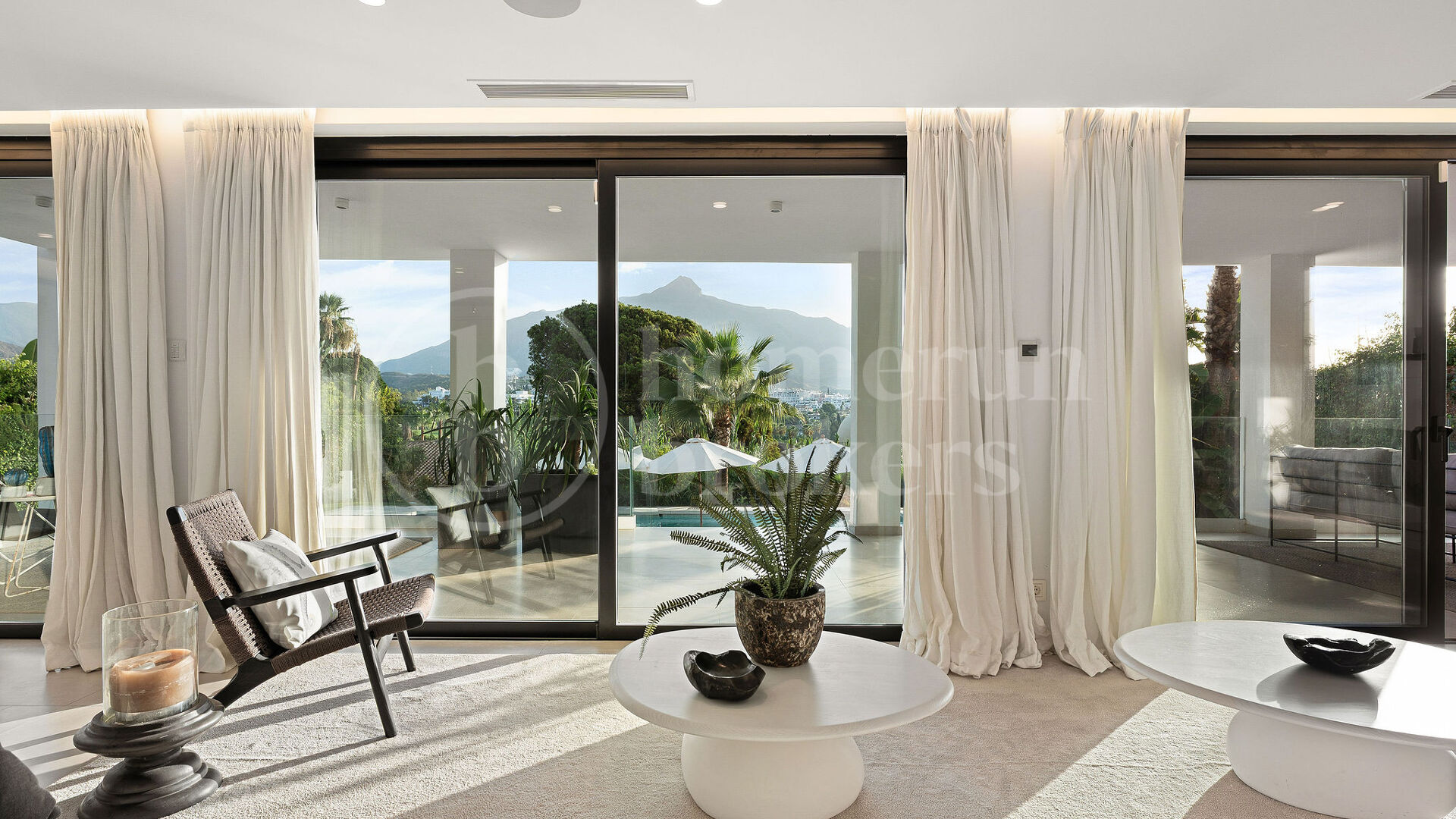 Villa Milano - Modern Villa med 5 Sovrum och Utsikt över La Concha i Nueva Andalucía