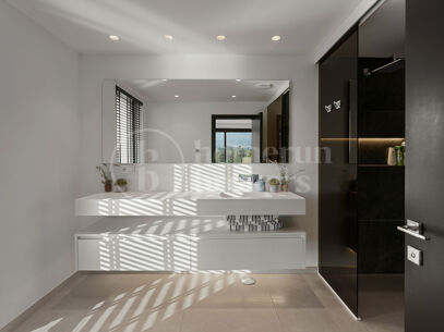 Villa Milano - Modern Villa med 5 Sovrum och Utsikt över La Concha i Nueva Andalucía