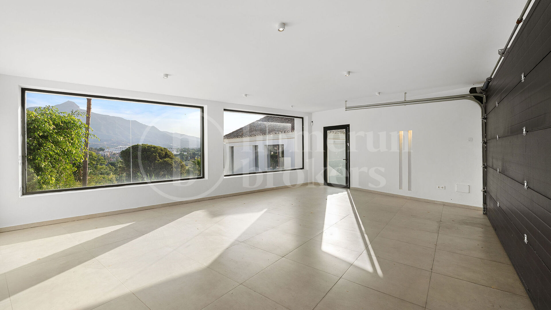 Villa Milano - Modern Villa med 5 Sovrum och Utsikt över La Concha i Nueva Andalucía