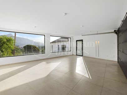 Villa Milano - Modern Villa med 5 Sovrum och Utsikt över La Concha i Nueva Andalucía