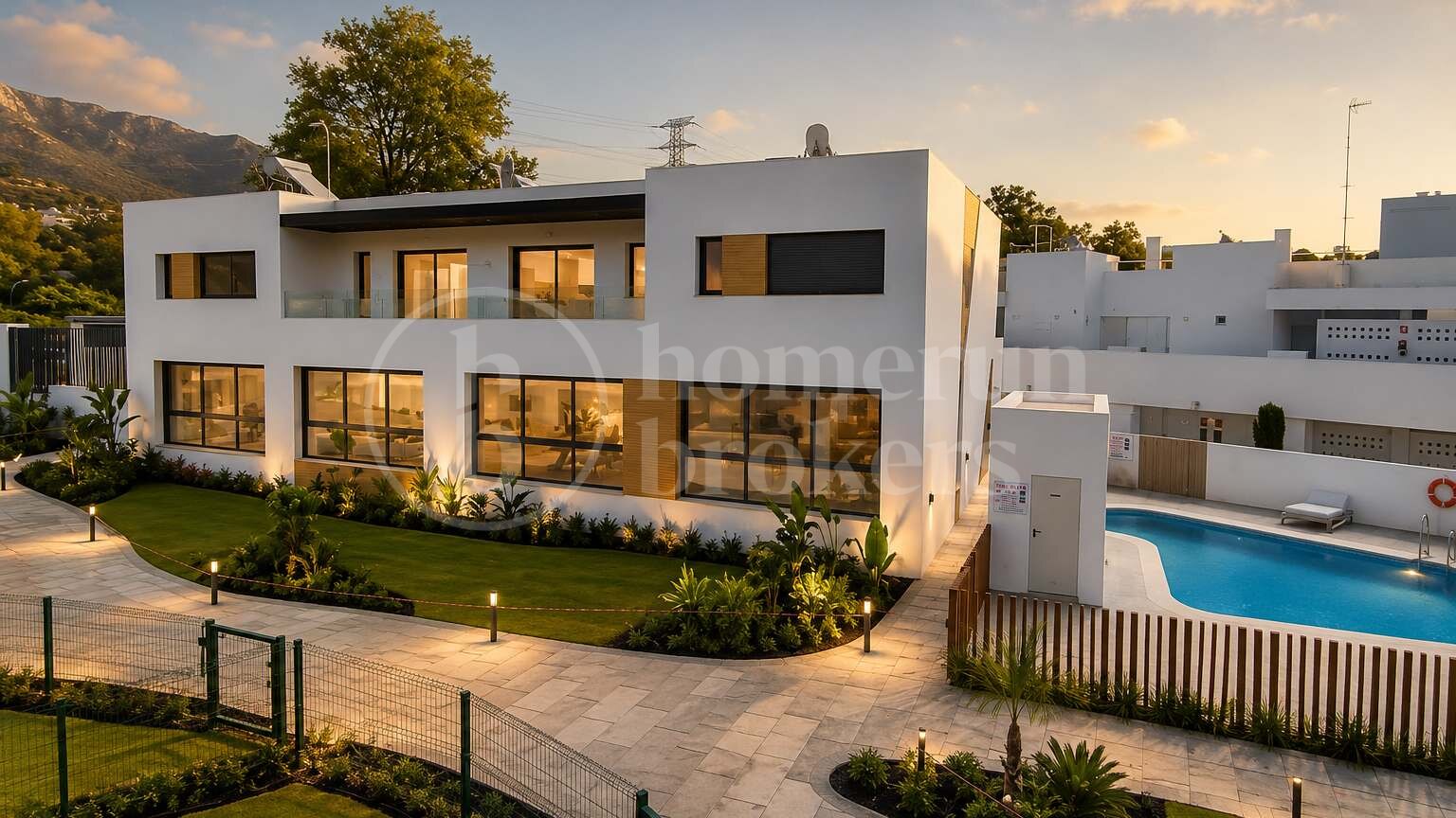 Marein Townhouse - Modernt Radhus med 3 Sovrum i Nueva Andalucía