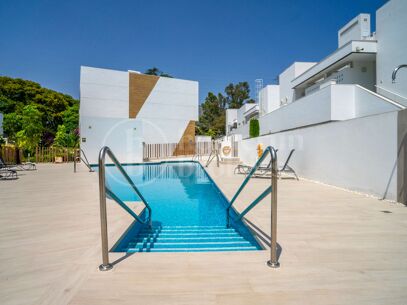 Marein Townhouse - Modernt Radhus med 3 Sovrum i Nueva Andalucía