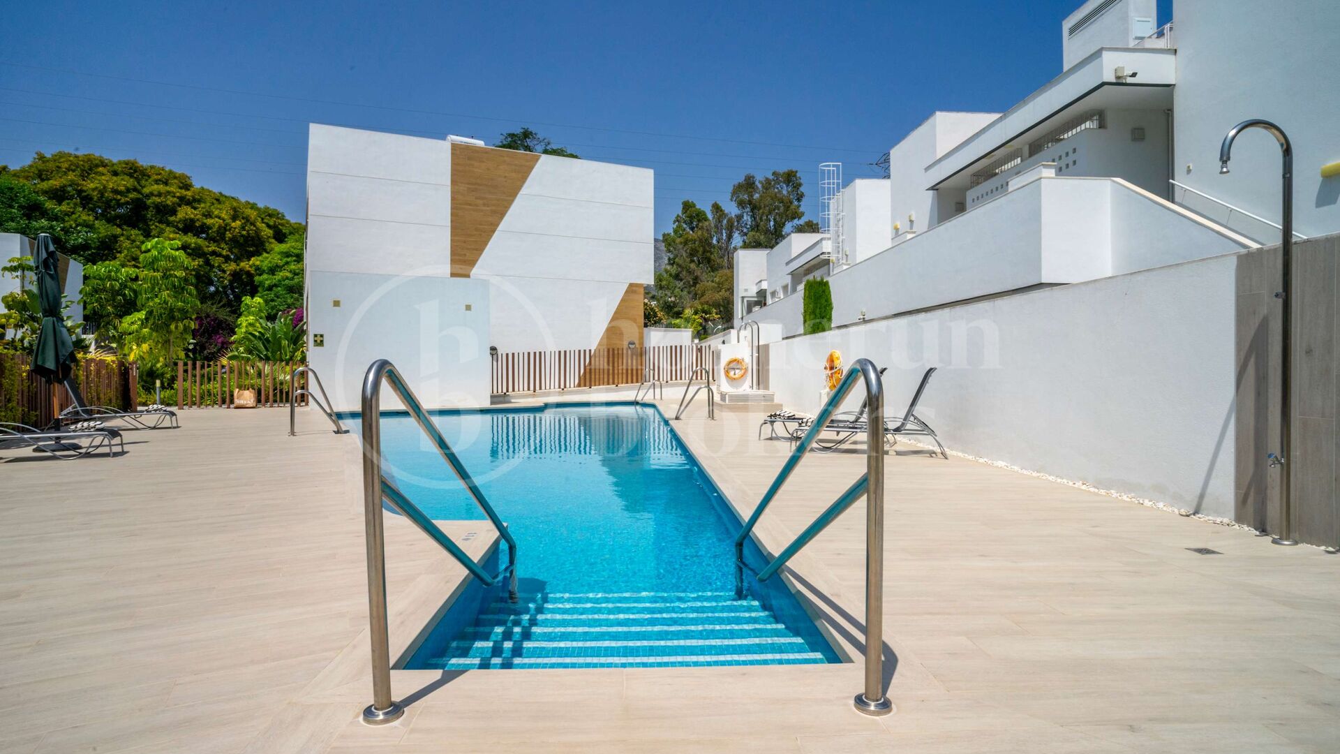 Marein Townhouse - Modernt Radhus med 3 Sovrum i Nueva Andalucía