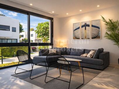Marein Townhouse - Modernt Radhus med 3 Sovrum i Nueva Andalucía
