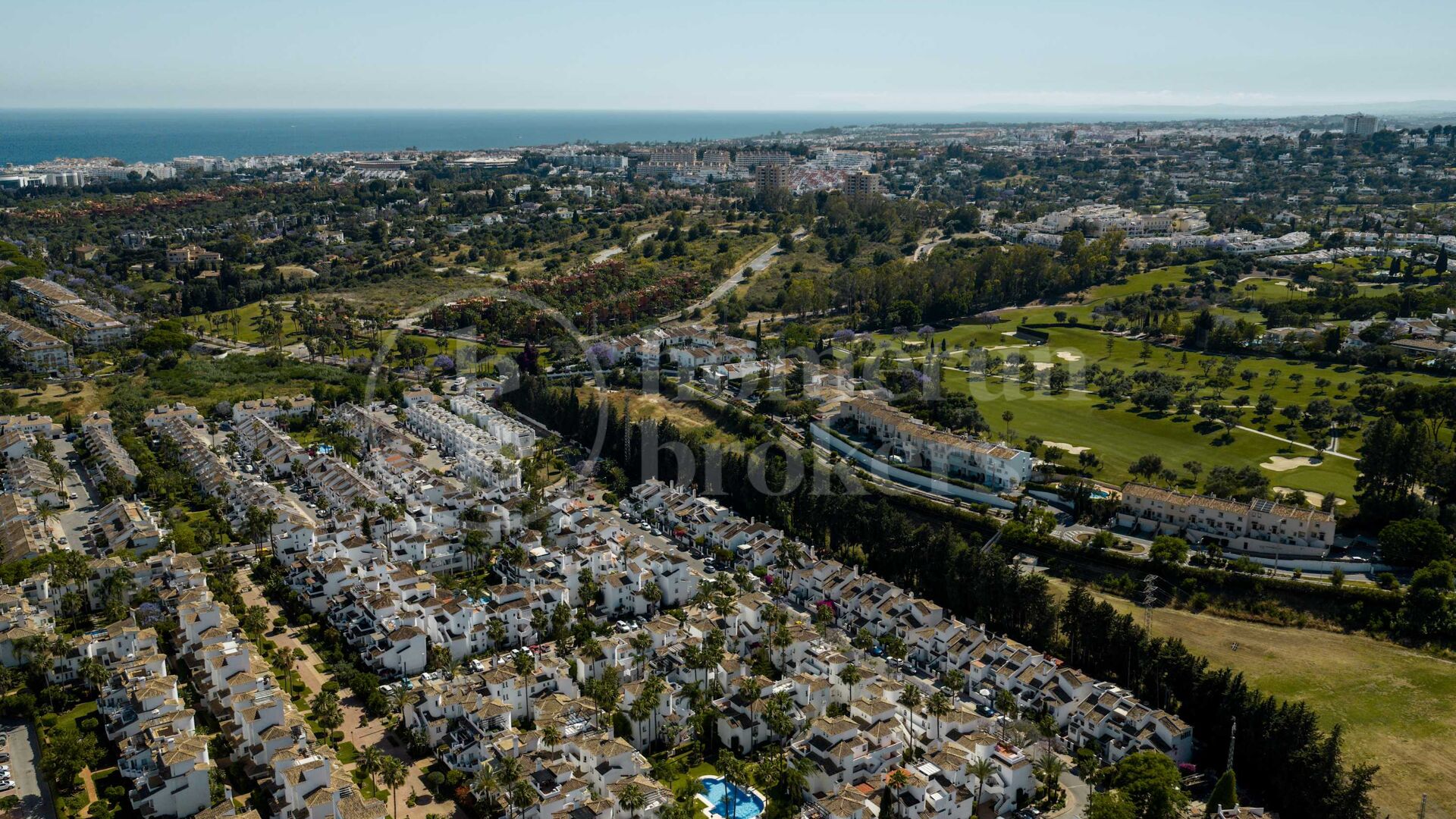 Marein Townhouse - Modernt Radhus med 3 Sovrum i Nueva Andalucía