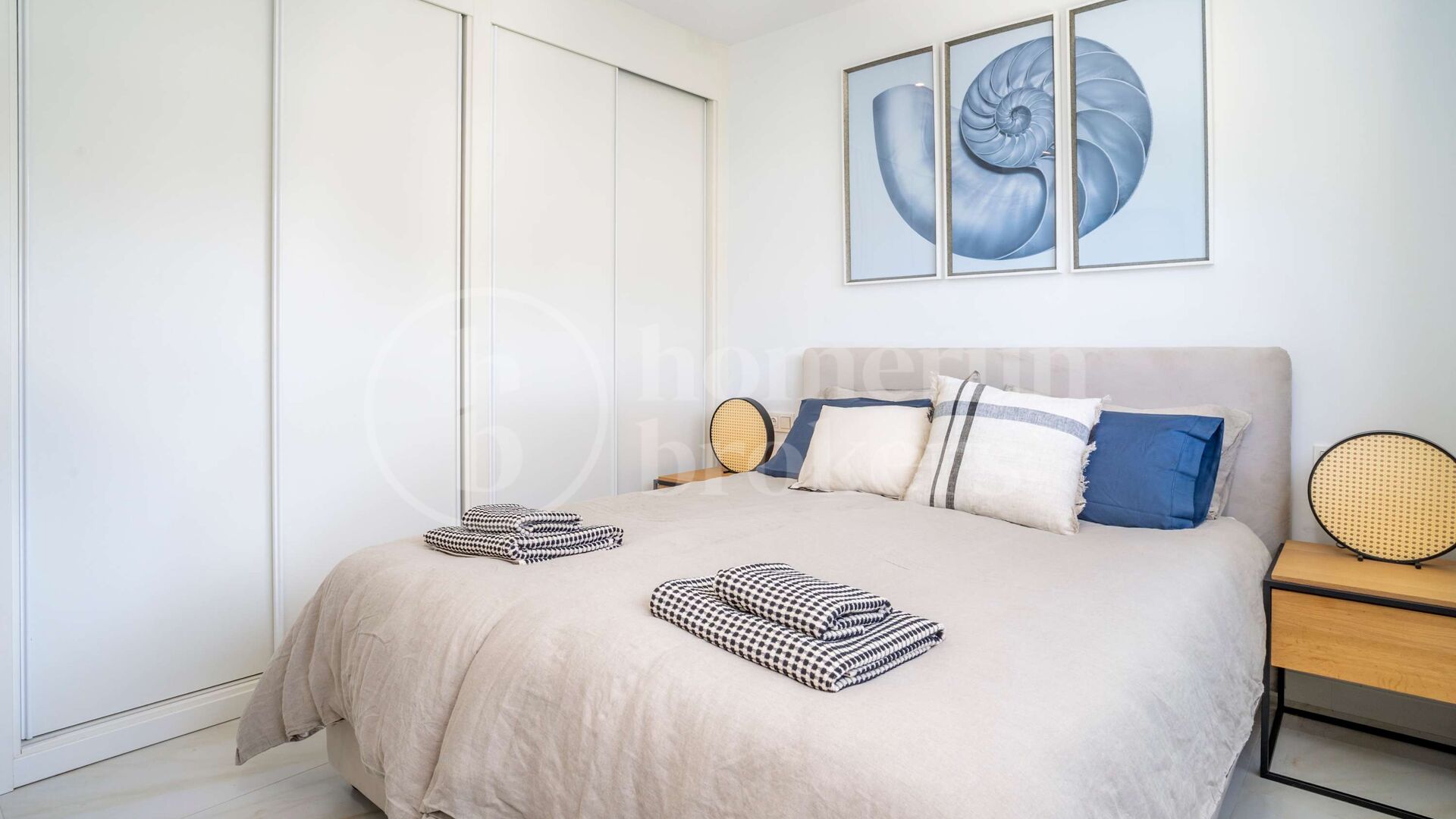 Marein Townhouse - Modernt Radhus med 3 Sovrum i Nueva Andalucía